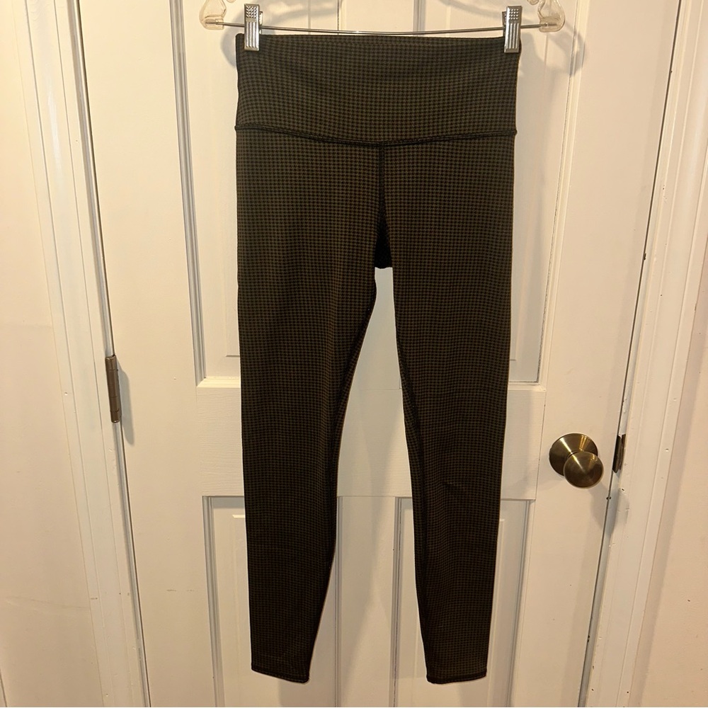 ALO Yoga Black and Green houndstooth Leggings